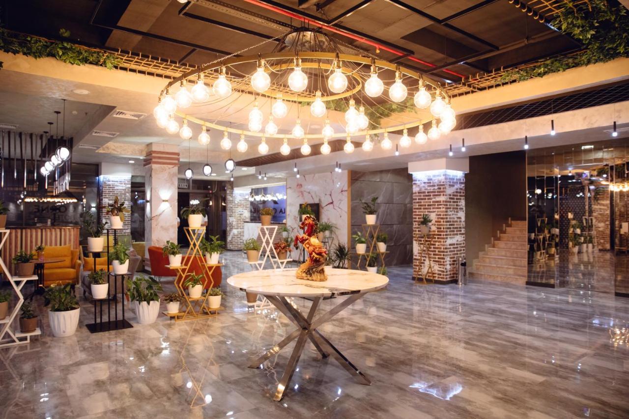 La Corne Hotel באקו מראה חיצוני תמונה
