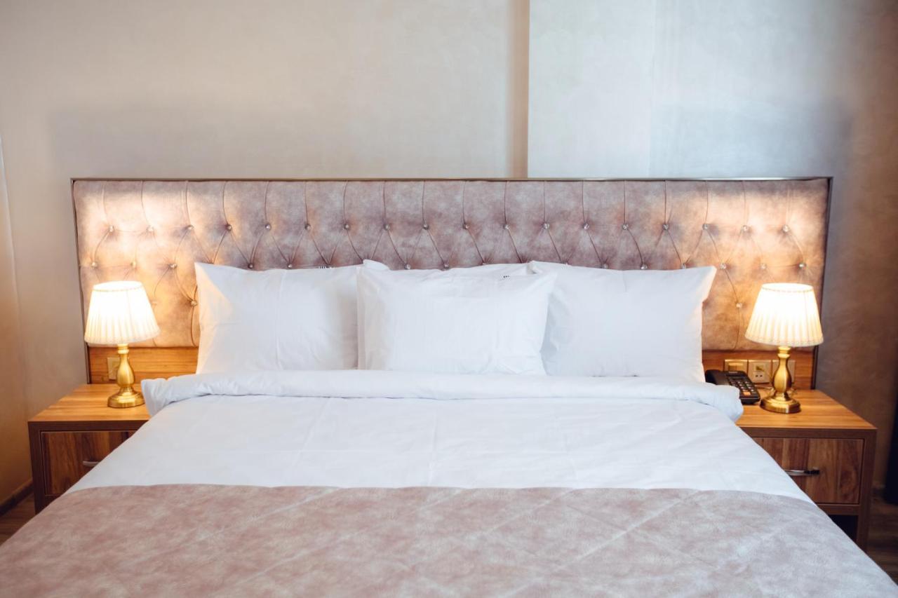 La Corne Hotel באקו מראה חיצוני תמונה