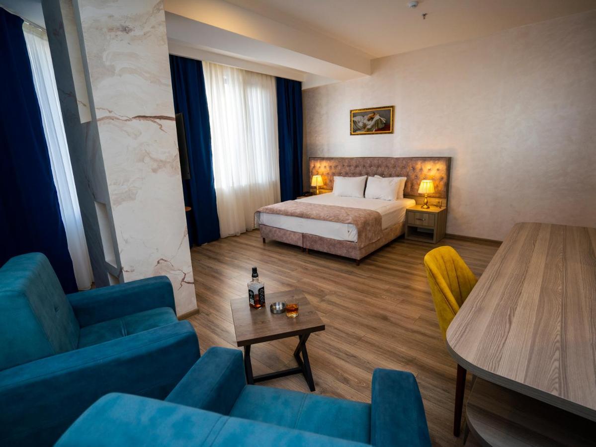 La Corne Hotel באקו מראה חיצוני תמונה